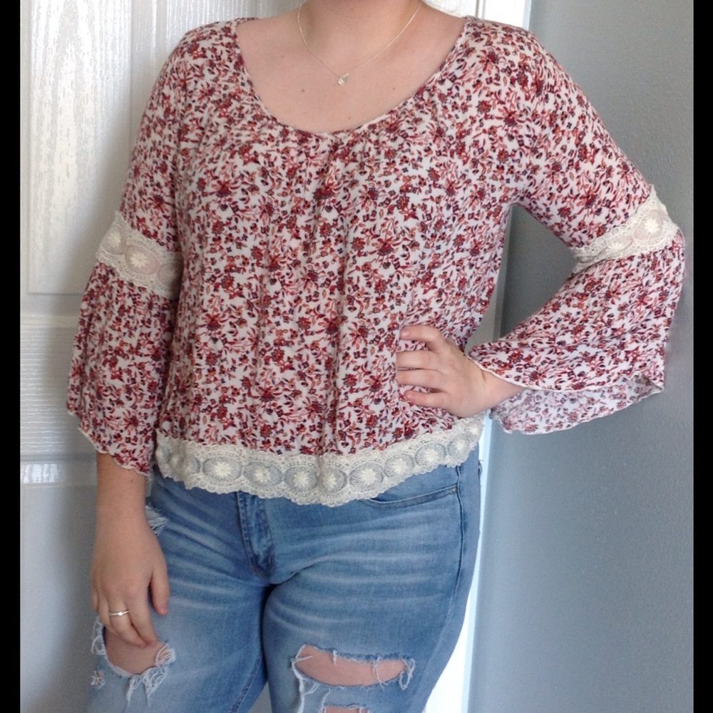Hollister top